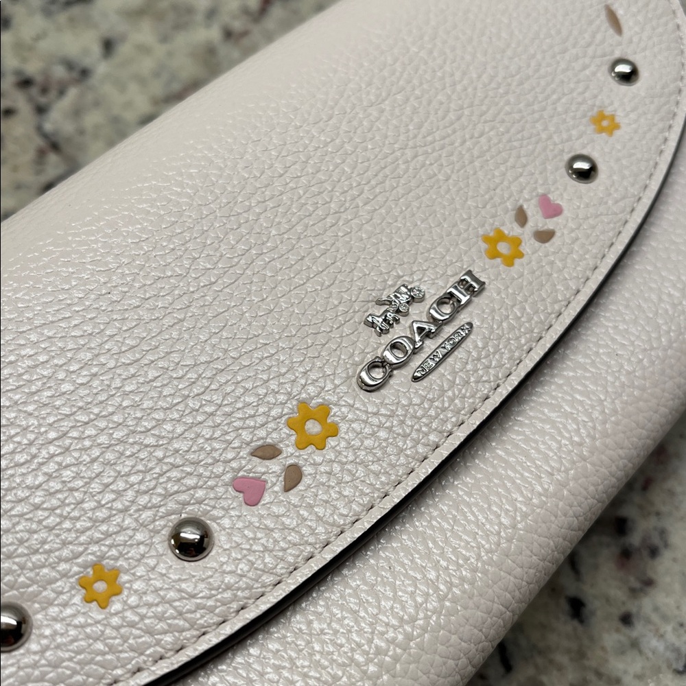 Coach Prairie Studded Soft Wallet NWOT - Picture 6 of 11